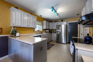 6392 Lakota Meadows Dr, Liberty Township, OH 45044 - photo 2