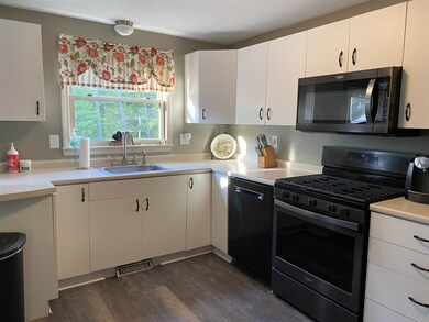 20 Lochmere Ln unit U374, Nashua, NH 03063 - photo 4