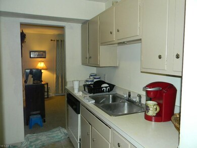 2051 Presidential Pkwy unit 32, Twinsburg, OH 44087 - photo 5