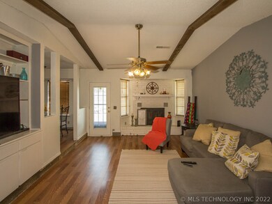 2505 S Sycamore Ave, Broken Arrow, OK 74012 - photo 2