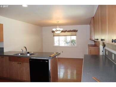 306 Adams Dr, Canyon City, OR 97820 - photo 5