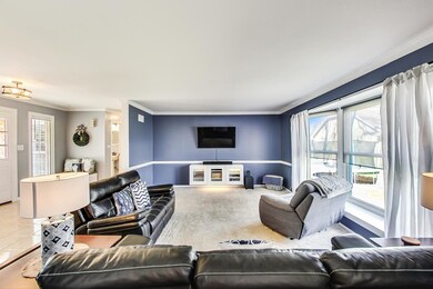 4100 Oaksbury Ln, Rolling Meadows, IL 60008 - photo 7