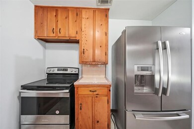 7110 Lockern St, Houston, TX 77016 - photo 4