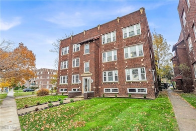 View of apartment building / complex