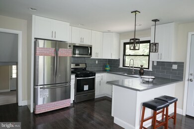 215 Canterbury Dr, Wallingford, PA 19086 - photo 6