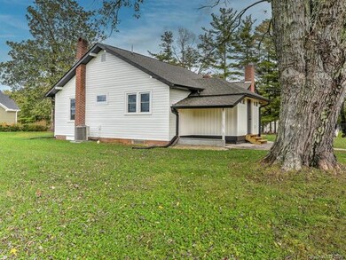 1251 N Allen Rd, Hendersonville, NC 28792 - photo 6