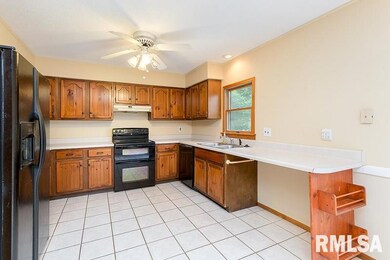 2333 W 60th St, Davenport, IA 52806 - photo 7