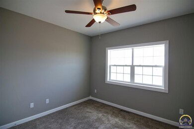 2909 SW Greenridge St, Topeka, KS 66614 - photo 6