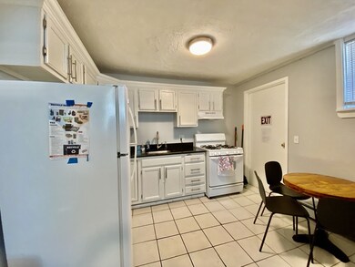 236 Pearl St unit B, Cambridge, MA 02139 - photo 3