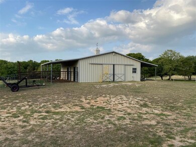 1002 County Road 4699, Boyd, TX 76023 - photo 2