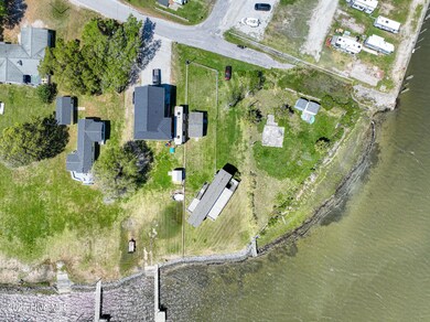 258 Swan Point Rd, Sneads Ferry, NC 28460 - photo 4