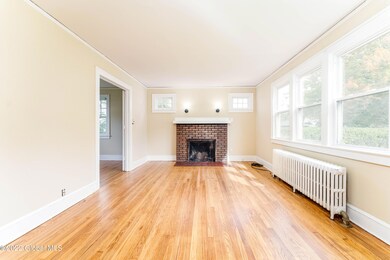 36 Holmes Ct, Albany, NY 12209 - photo 4