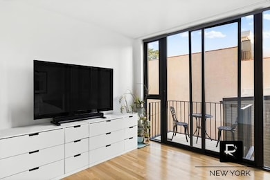 364 Myrtle Ave unit 2, Brooklyn, NY 11205 - photo 7