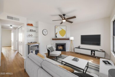 3)GREAT ROOM_