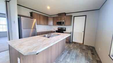 531 Iowa unit 531, Belleville, MI 48111 - photo 4