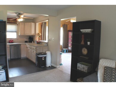 19 Redbrook Ln, Levittown, PA 19055 - photo 6