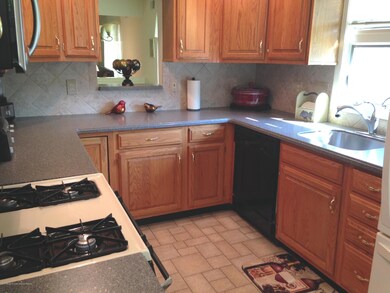 1579 Goldspire Rd, Toms River, NJ 08755 - photo 4