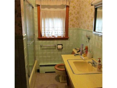 17 Pleasant St, Millinocket, ME 04462 - photo 6