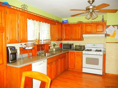 14 Commerce St, Schenectady, NY 12302 - photo 7