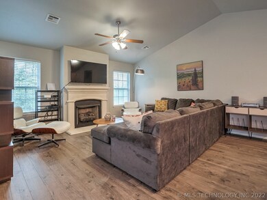 9214 S 256th East Ave, Broken Arrow, OK 74014 - photo 6