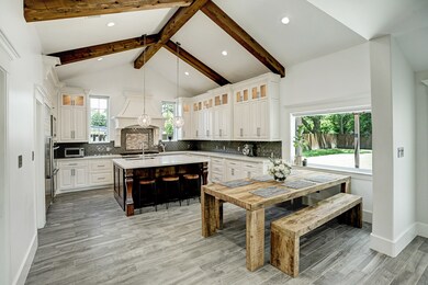 702 W 42nd St, Houston, TX 77018 - photo 3