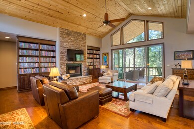007_Living Room
