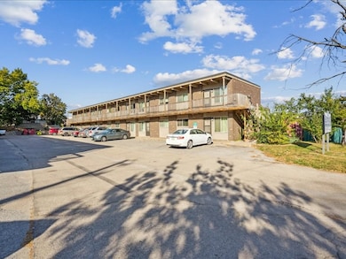 120 32nd St NE, Cedar Rapids, IA 52402 - photo 4