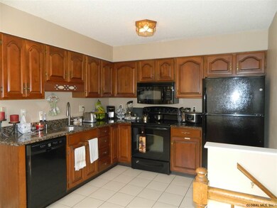 9 Riesling Rd, Schenectady, NY 12309 - photo 4