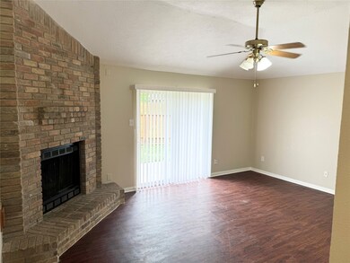1018 Afton Ct, Tomball, TX 77375 - photo 2