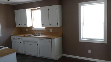 Kitchen - fridge stays