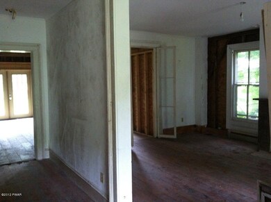 305 W High St, Milford, PA 18337 - photo 3