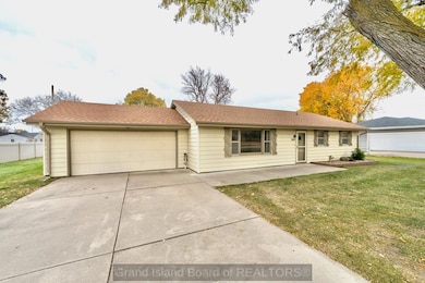 1604 Grand Ave, Grand Island, NE 68801 - photo 2