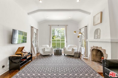 460 N Alfred St, Los Angeles, CA 90048 - photo 5