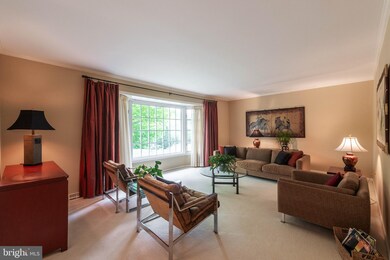 8446 Chapelwood Ct, Annandale, VA 22003 - photo 7