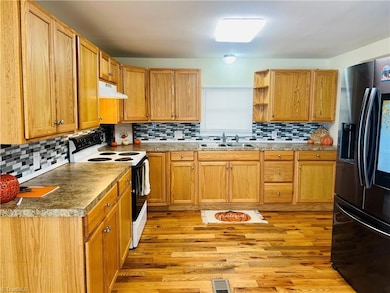 115 Stout Ln, Pilot Mountain, NC 27041 - photo 6