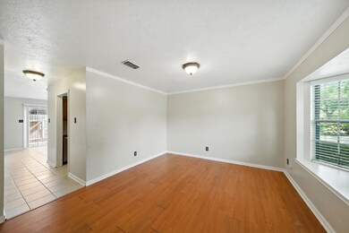 10666 Hazelhurst Dr unit 22, Houston, TX 77043 - photo 3