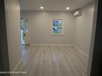 903 W Spruce St, Coal Township, PA 17866 - photo 7