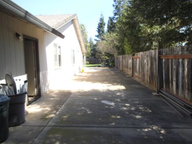 3293 Leonard St, Redding, CA 96002 - photo 3