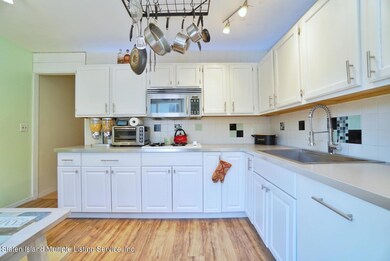 39 Theater Ln, Staten Island, NY 10304 - photo 4