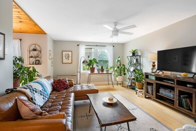 14 Twin Oaks Terrace, South Burlington, VT 05403 - photo 5