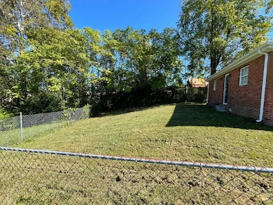 239 N Mcwhorter St, London, KY 40741 - photo 2