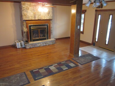 1339 Rundle St, Scranton, PA 18504 - photo 2