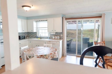 226 Ocean Blvd, Seabrook, NH 03874 - photo 6