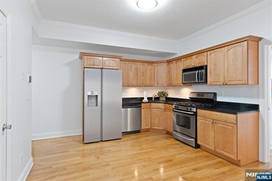 85 Broadway unit 2H, Jersey City, NJ 07306 - photo 4