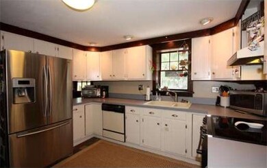 142 Chestnut St, Hudson, MA 01749 - photo 4