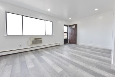 634 Cricket Ln, Woodbridge, NJ 07095 - photo 3