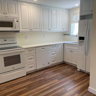 5111 SE Miles Grant Rd unit 104, Stuart, FL 34997 - photo 4