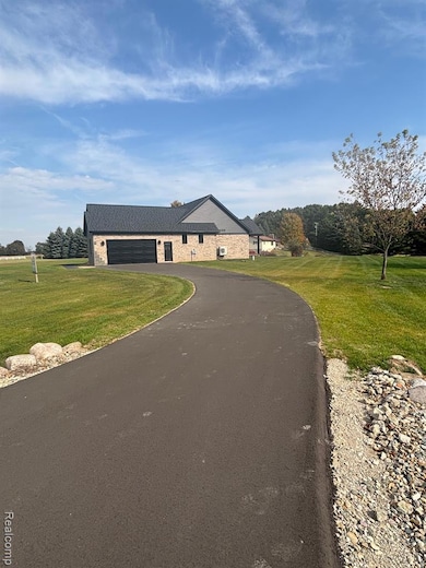 2039 Greater Oak Dr, Lapeer, MI 48446 - photo 2