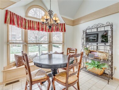 Charming bayed window eating area in kitchen