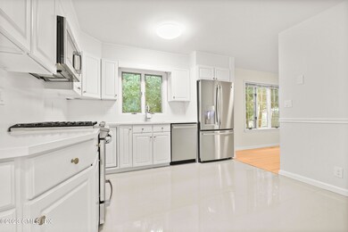 63 Valley Rd unit B, Cos Cob, CT 06807 - photo 4